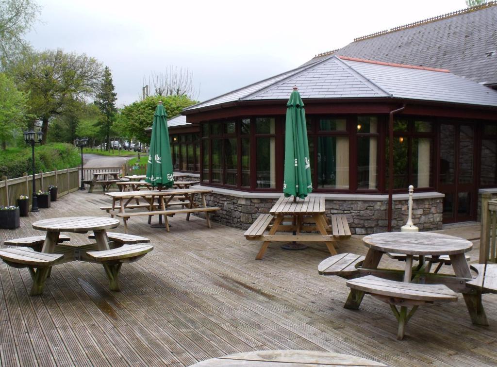 St Mary'S Hotel Golf & Country Club Pencoed Eksteriør bilde
